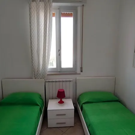 P313 Nr 106 Trilocale Sul Mare Con Ombrellone In Prima Fila Marcelli